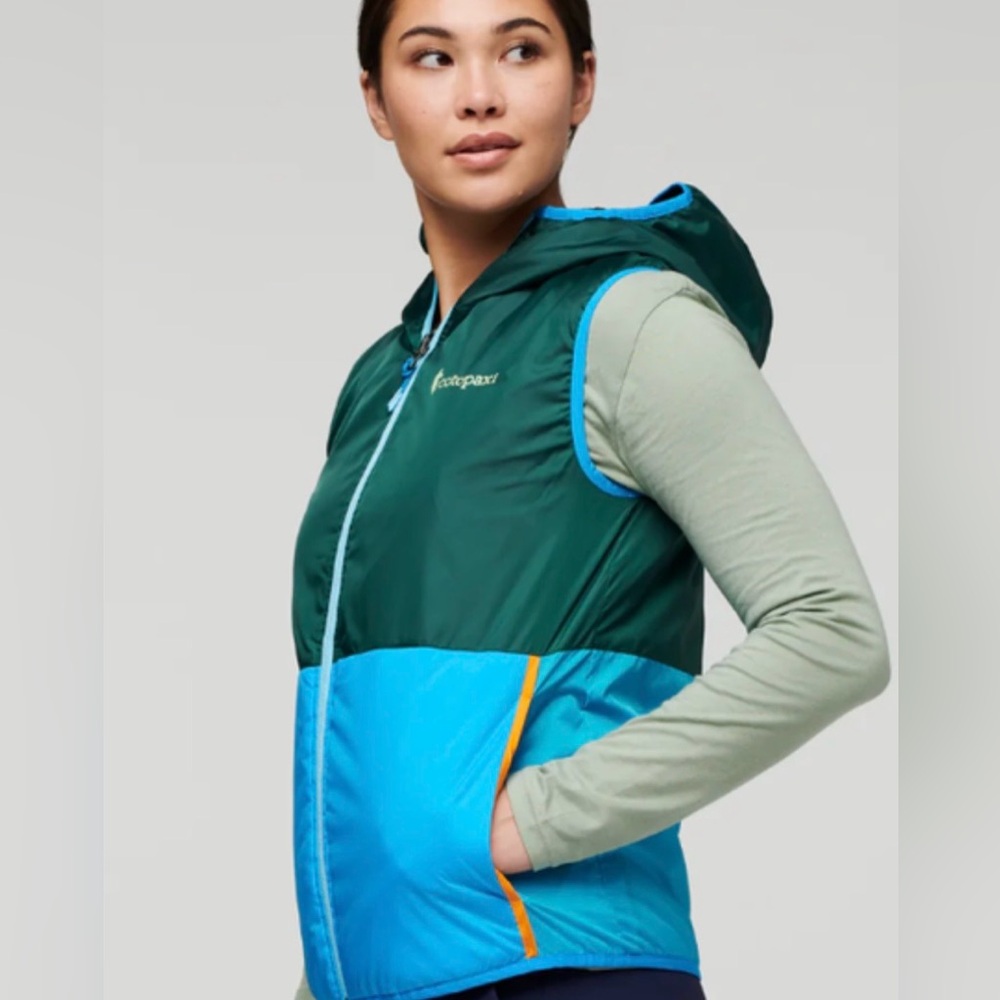 Cotopaxi Women's Green and Blue Hooded Vest -Reversible